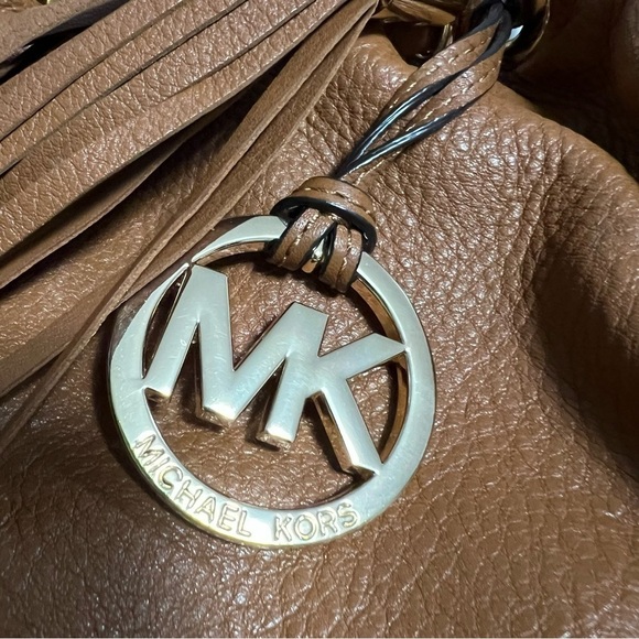 MICHAEL KORS Soft Pebbled Leather Ring Handle Bag - Picture 7 of 15